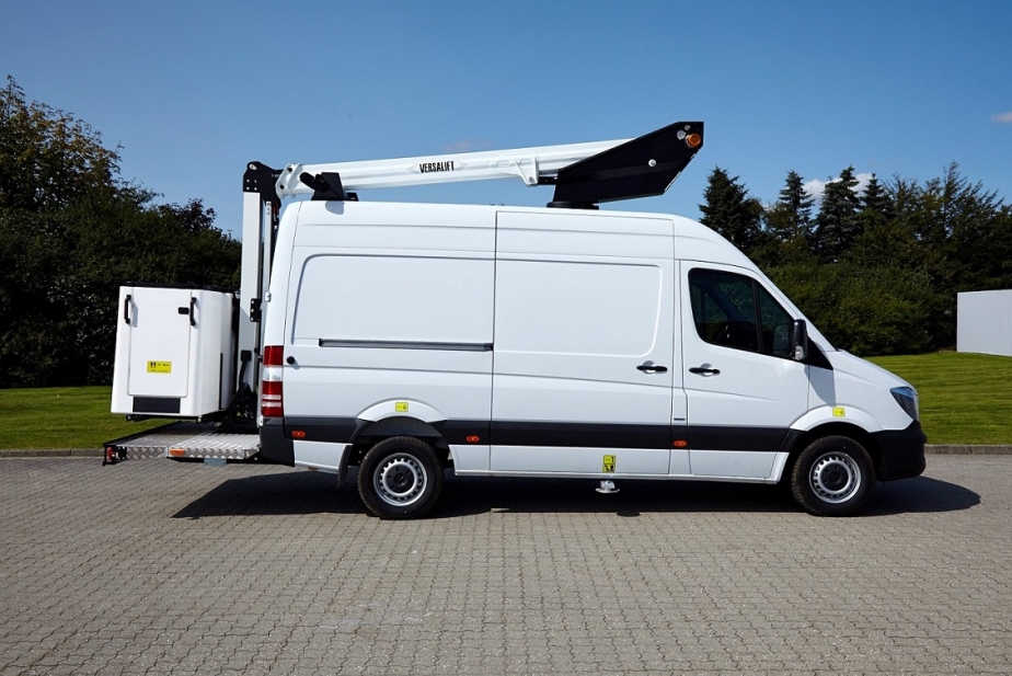 Wir präsentieren live den VERSALIFT VTL-145-F mit PowerPack auf Mercedes-Benz Sprinter