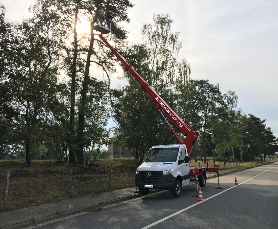 ECOLINE 230 LKW-Arbeitsbühne mit TOP Preis-Leistungsverhältnis