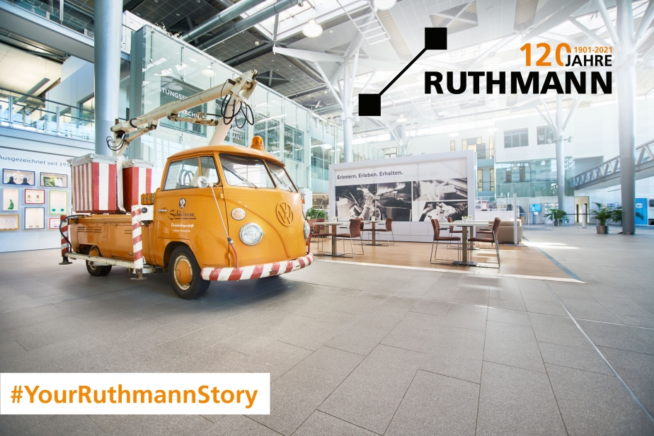 Der RUTHMANN STEIGER V80 Baujahr 1966 im Kundenzentrum von VW Nutzfahrzeuge in Hannover