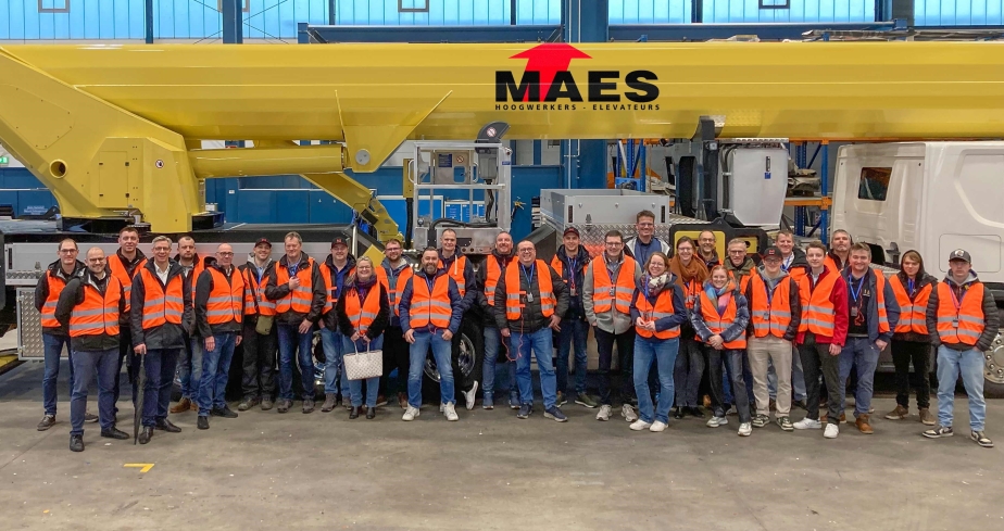 MAES Gruppenfoto T 900 HF