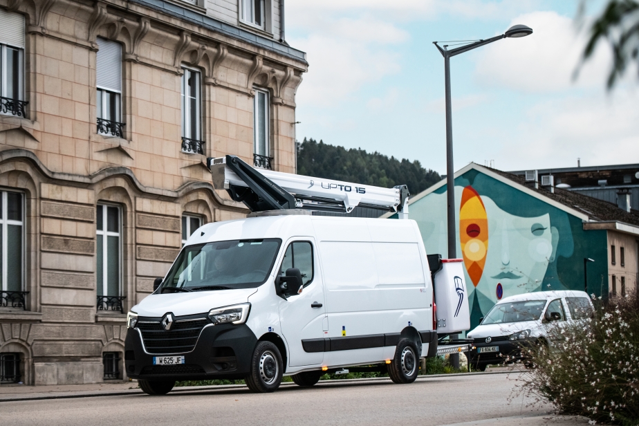 UPTO 15 Arbeitsbühne auf Kastenwagen