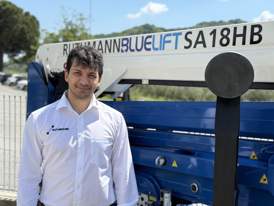 Aimen Gharbi für einer RUTHMANN BLUELIFT SA 18 HB Raupenarbeitsbühne