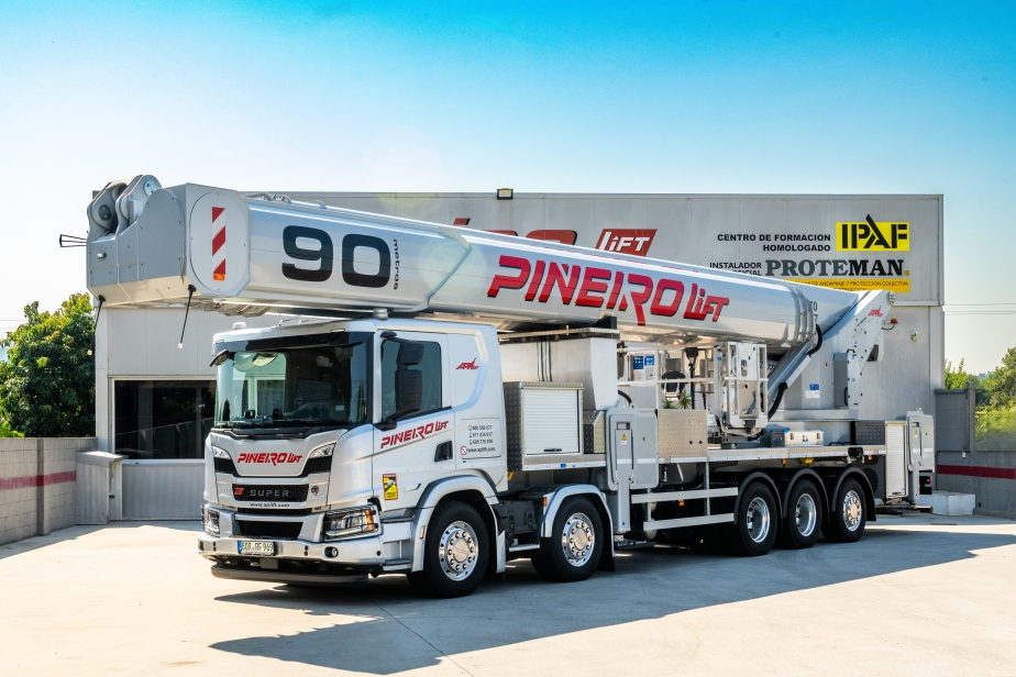 Alberto Pineiro bekommt Ruthmann- Steiger T 900 HF