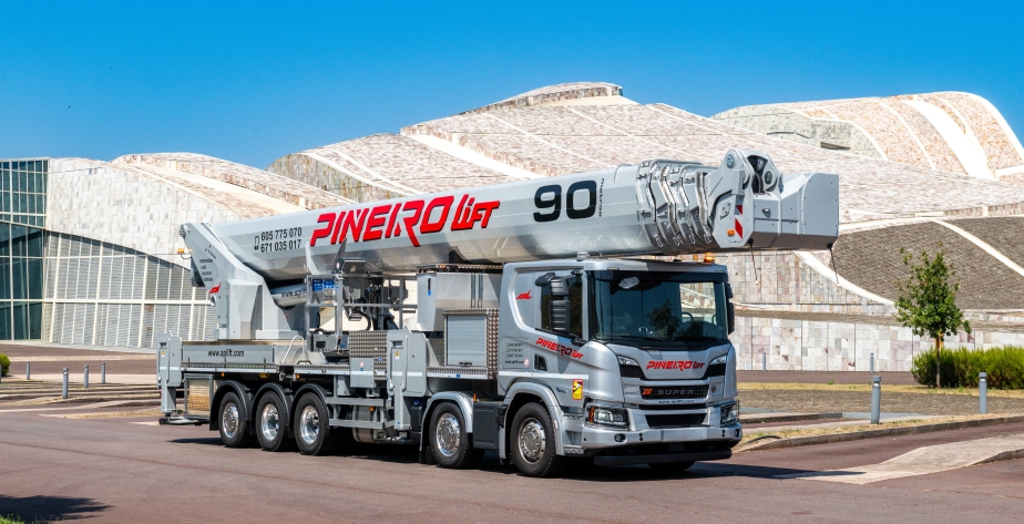 Alberto Pineiro bekommt Ruthmann- Steiger T 900 HF