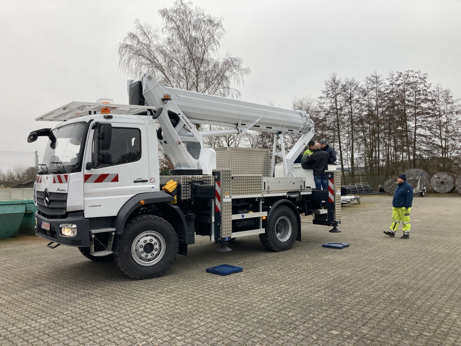RUTHMANN STEIGER T 300 XS HV10 Stadtwerke Walldürn Übergabe