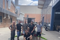 Jessica Wölkart (RMÖ) übergibt an ART for ART Theaterservice GmbH. Am Foto von links nach rechts: Hr. Wolfgang Tepper, Hr. Markus Fantner, Hr. Roman Strasser, Fr. Jessica Wölkart, Hr. Markus Rosenfeld und Hr. Laicu Igor