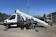 Jessica Wölkart (RMÖ) übergibt den TB 290 pro an Exenberger Elektro-Technik GmbH