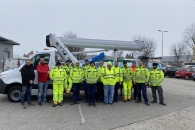 Martin Zach (RMÖ) übergibt den TBR 230 an eww Anlagentechnik GmbH