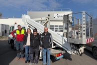Hr. Friedrich Schult und sein Mitarbeiter übernehmen den Ruthmann Steiger TB 270 plus 